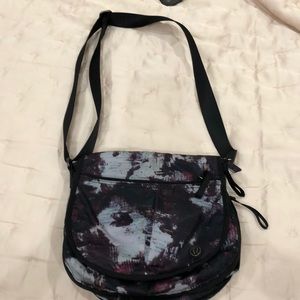 Lululemon purse limited run